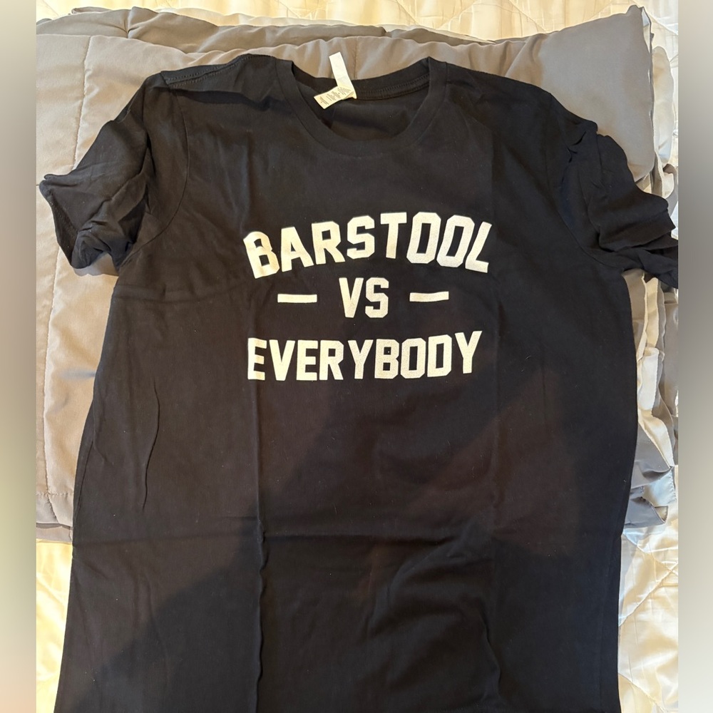 Barstool vs. Everybody T Shirt Men’s Large